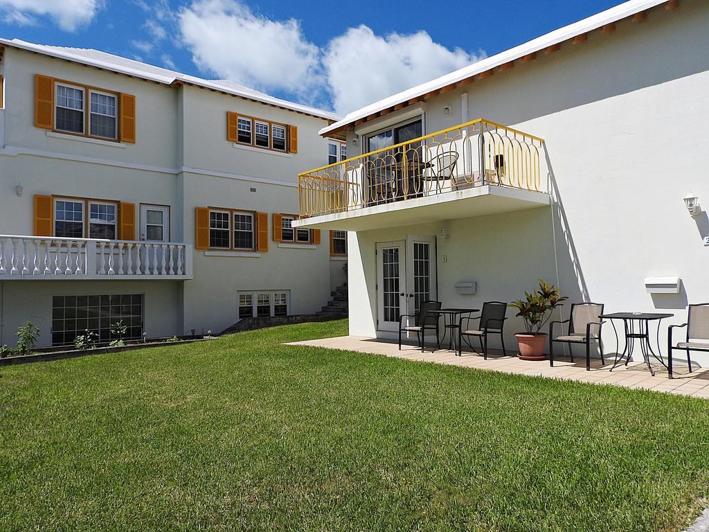 Windsong Guest Apartments Pembroke Exterior photo