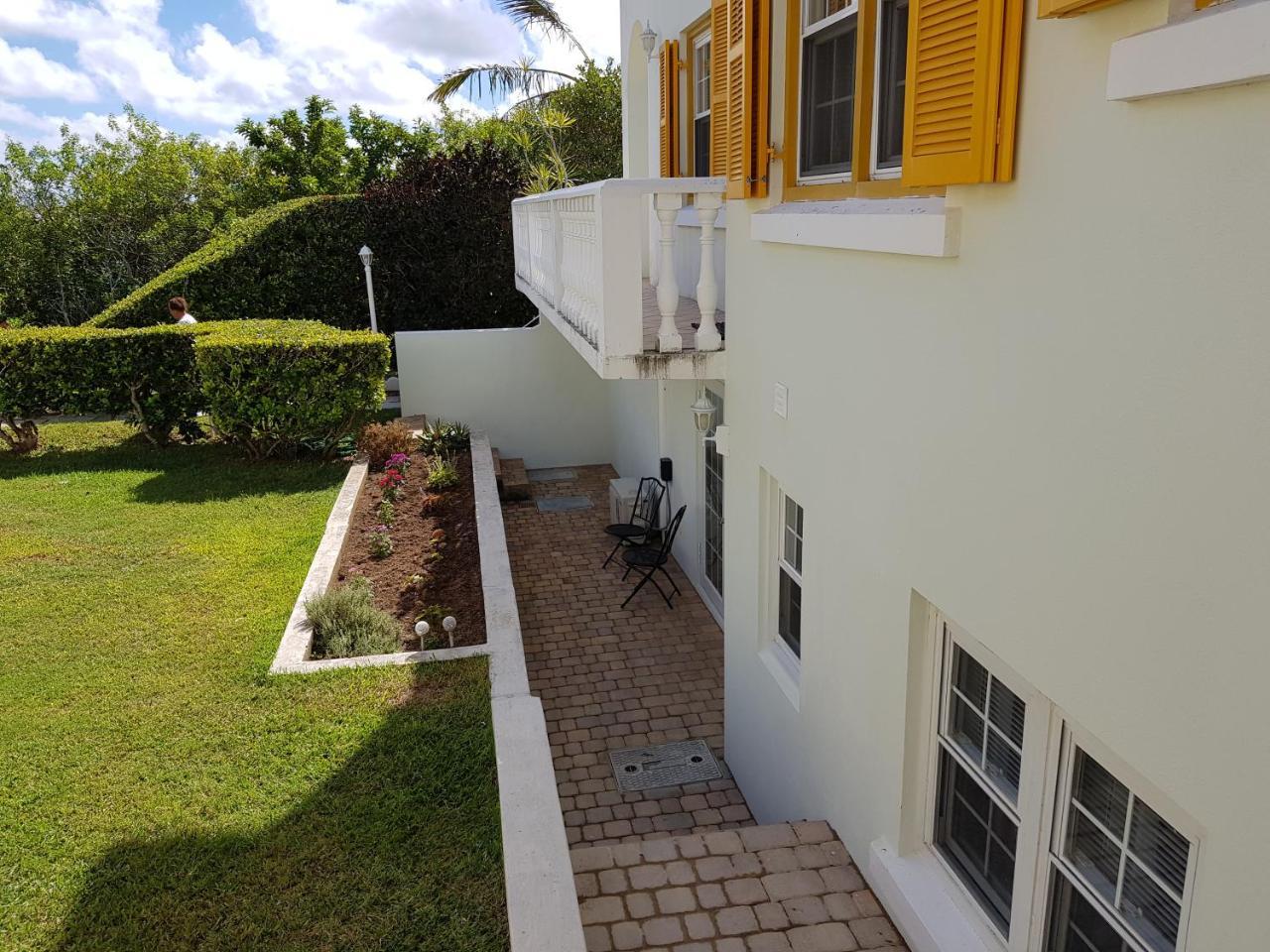 Windsong Guest Apartments Pembroke Exterior photo