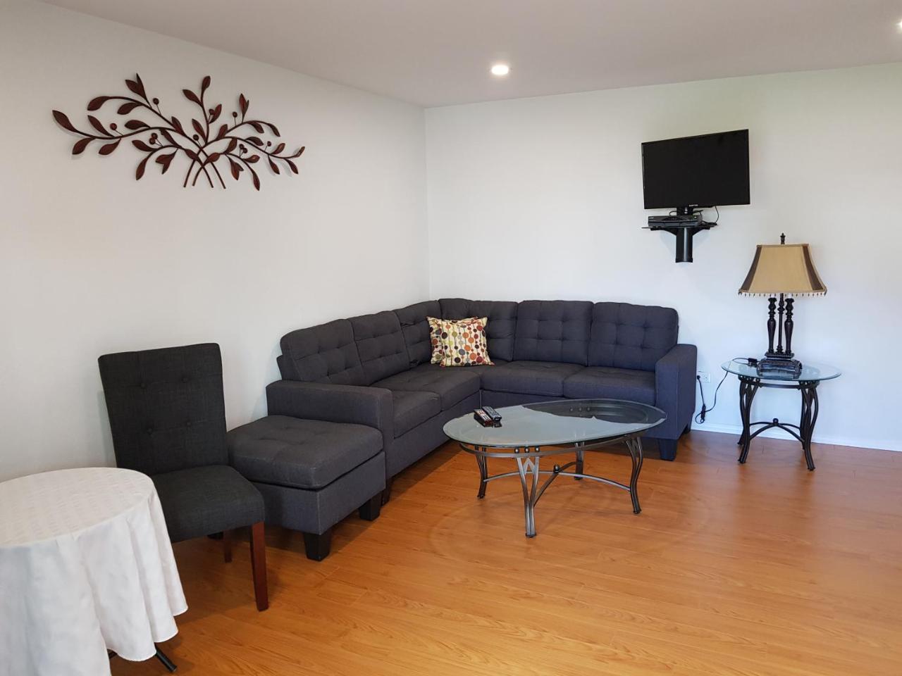 Windsong Guest Apartments Pembroke Exterior photo