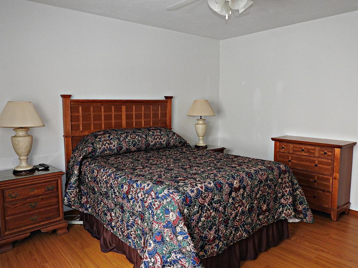 Windsong Guest Apartments Pembroke Exterior photo