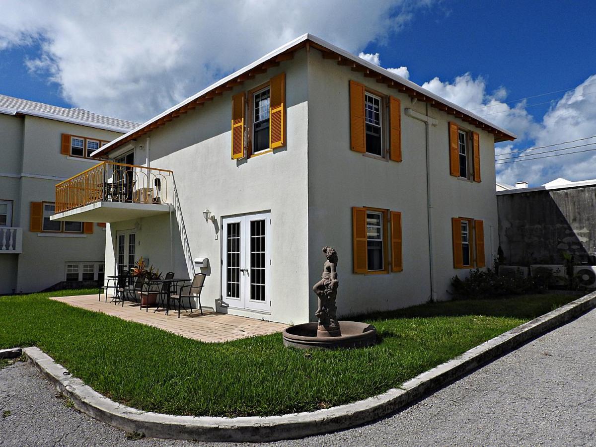 Windsong Guest Apartments Pembroke Exterior photo