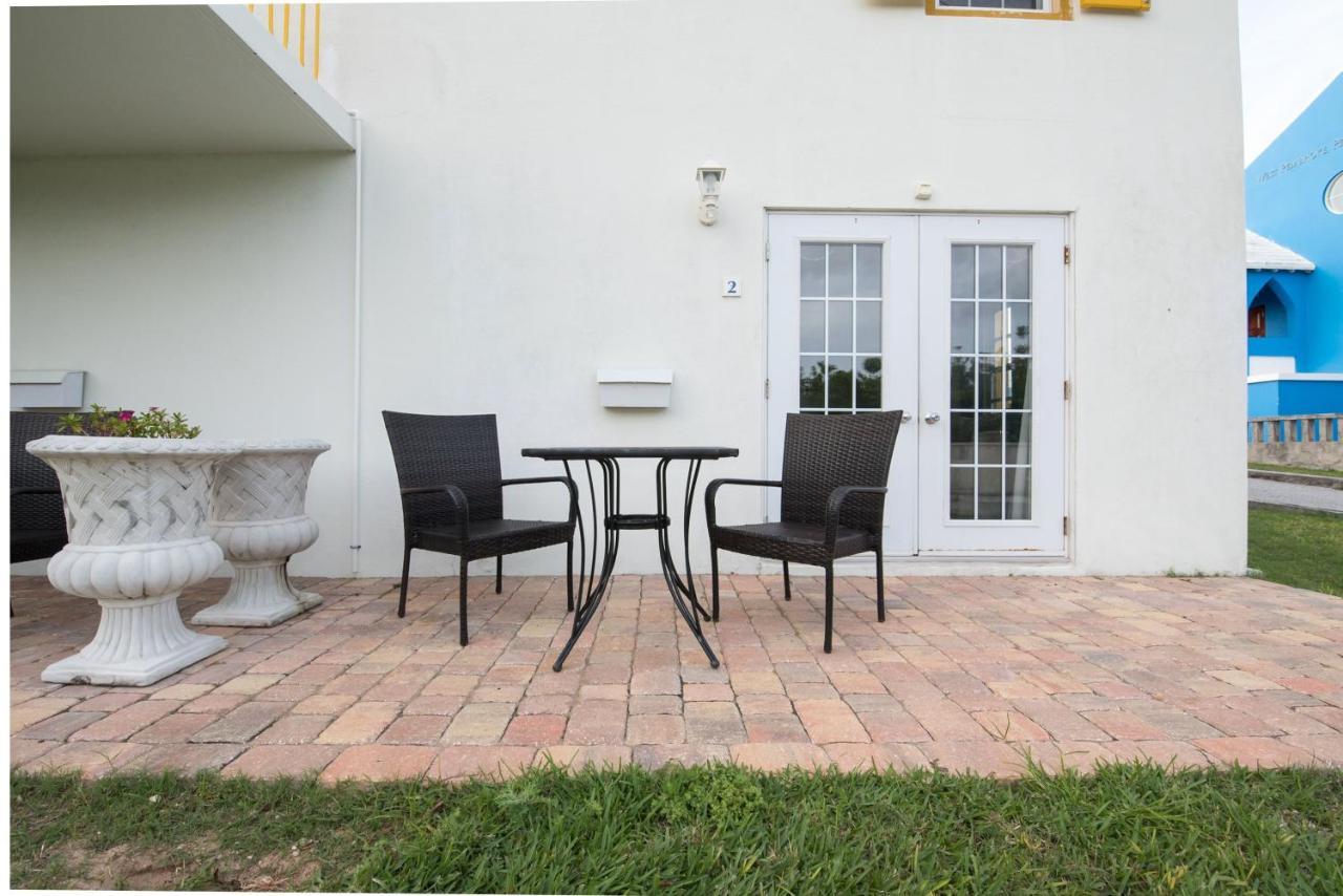 Windsong Guest Apartments Pembroke Exterior photo