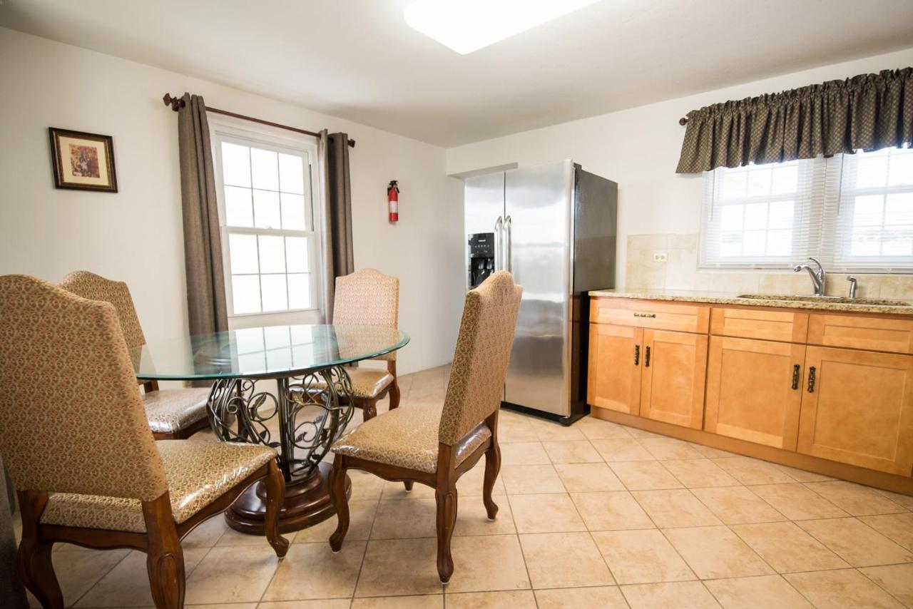 Windsong Guest Apartments Pembroke Exterior photo