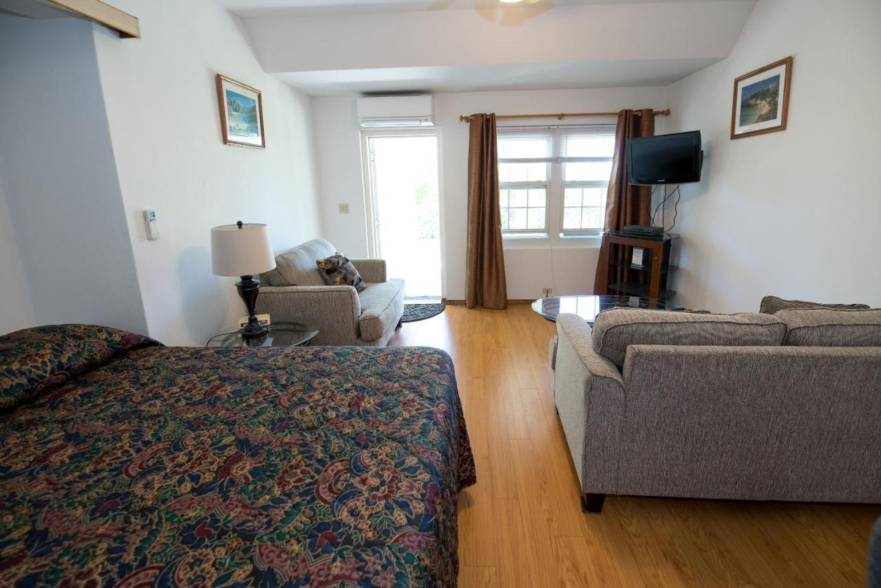 Windsong Guest Apartments Pembroke Exterior photo