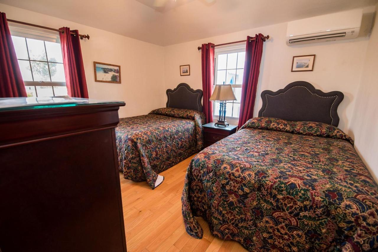 Windsong Guest Apartments Pembroke Exterior photo